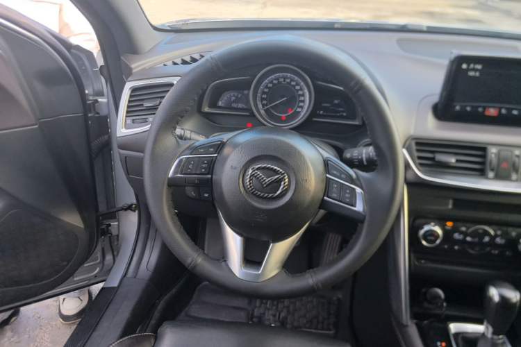 Used Mazda CX-4 2016 2.0L Automatic 2WD Blue Sky Luxury Edition Steering Wheel