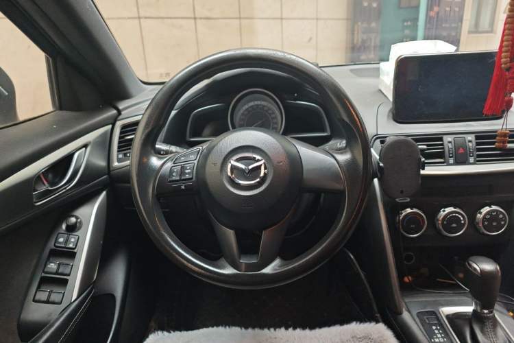 Used Mazda CX-4 2016 2.0L Automatic 2WD Blue Sky Dynamic Edition Steering Wheel