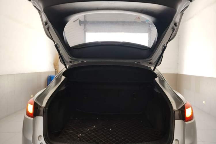 Used Mazda CX-4 2016 2.0L Automatic 2WD Blue Sky Dynamic Edition Trunk