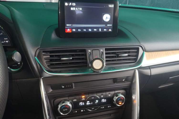 Used Mazda CX-4 2016 2.5L Automatic 4x4 Bluetide Fearless Edition Audio And AC Panel