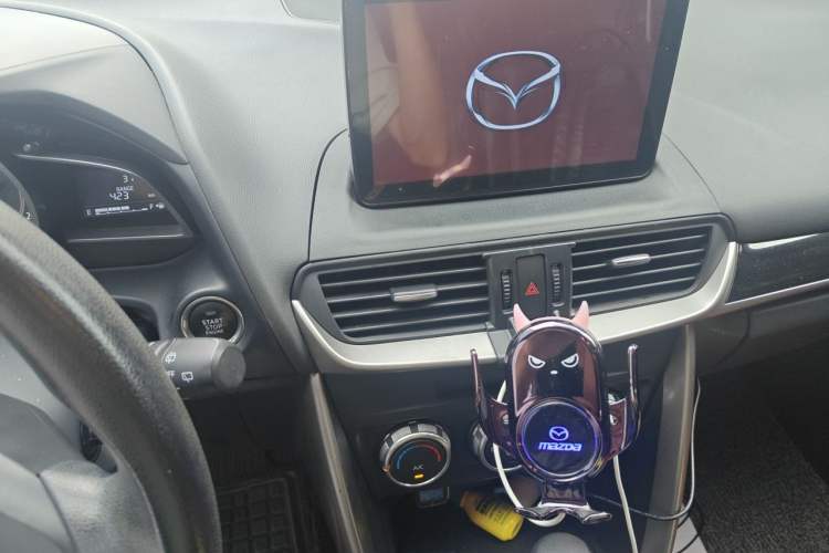 Used Mazda CX-4 2016 2.0L Automatic 2WD Blue Sky Dynamic Edition Audio And AC Panel