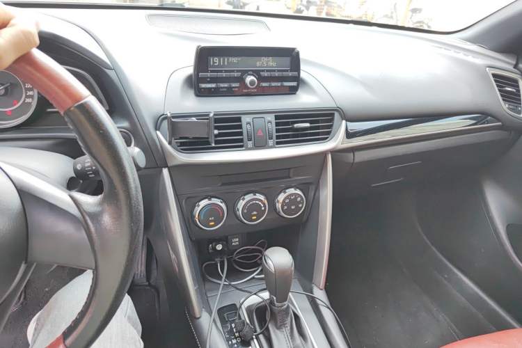 Used Mazda CX-4 2016 2.0L Automatic 2WD Blue Sky Dynamic Edition Audio And AC Panel