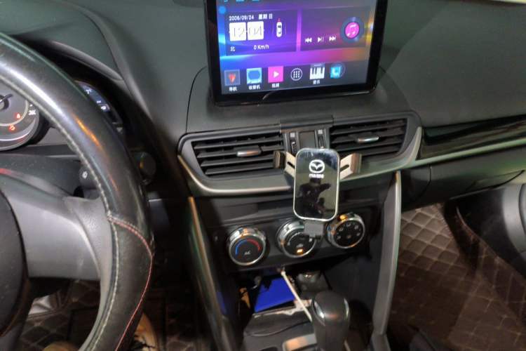Used Mazda CX-4 2016 2.0L Automatic 2WD Blue Sky Dynamic Edition Audio And AC Panel
