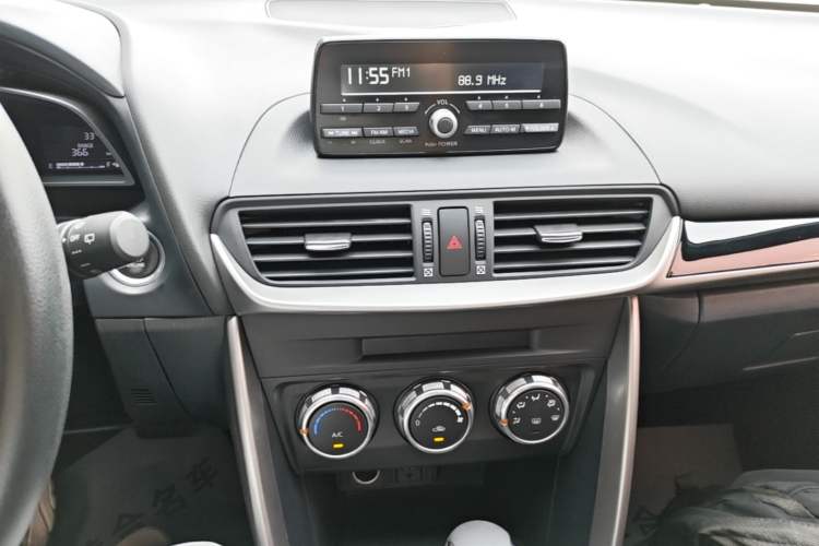 Used Mazda CX-4 2016 2.0L Automatic 2WD Blue Sky Dynamic Edition Audio And AC Panel