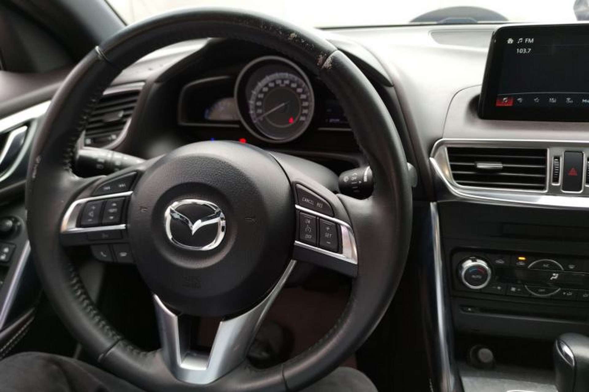 Used Mazda CX-4 2016 2.0L Automatic 2WD Blue Sky Luxury Edition Center Console