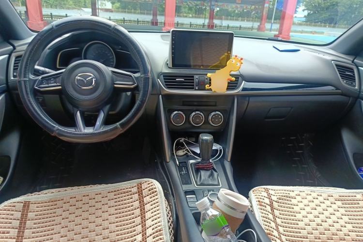 Used Mazda CX-4 2016 2.0L Automatic 2WD Blue Sky Dynamic Edition Center Console