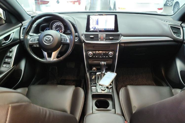 Used Mazda CX-4 2016 2.0L Automatic 2WD Blue Sky Luxury Edition Center Console