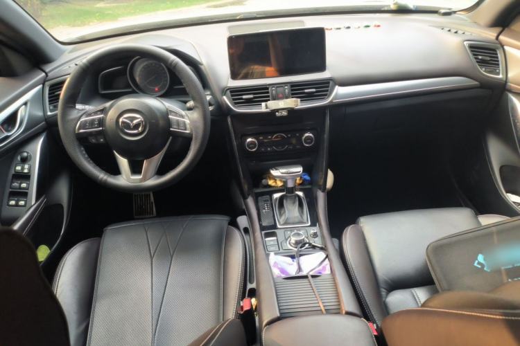 Used Mazda CX-4 2016 2.0L Automatic 2WD Blue Sky Luxury Edition Center Console