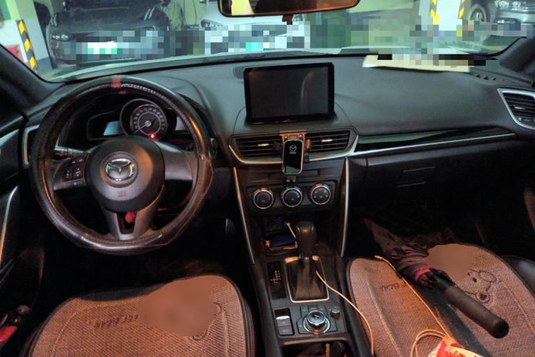 Used Mazda CX-4 2016 2.0L Automatic 2WD Blue Sky Dynamic Edition Center Console