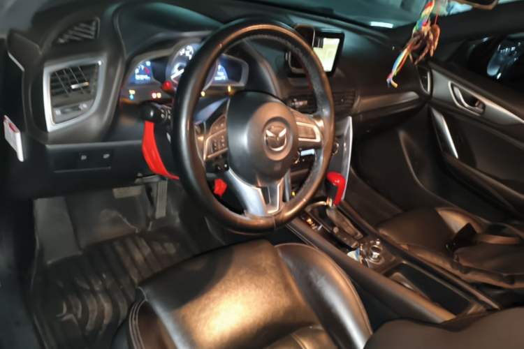 Used Mazda CX-4 2016 2.0L Automatic 2WD Blue Sky Luxury Edition Center Console