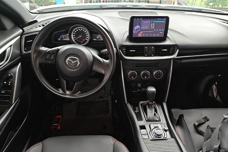 Used Mazda CX-4 2016 2.0L Automatic 2WD Blue Sky Dynamic Edition Center Console
