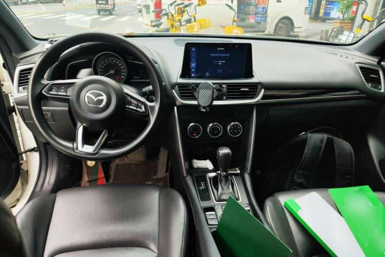 Used Mazda CX-4 2016 2.0L Automatic 2WD Blue Sky Dynamic Leather Edition Center Console