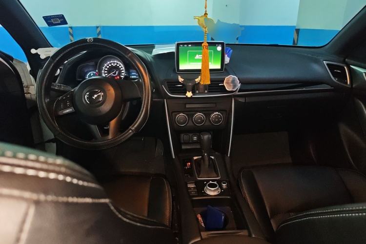 Used Mazda CX-4 2016 2.0L Automatic 2WD Blue Sky Dynamic Edition Center Console