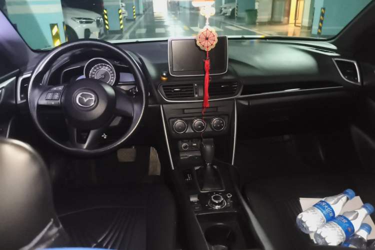 Used Mazda CX-4 2016 2.0L Automatic 2WD Blue Sky Dynamic Edition Center Console