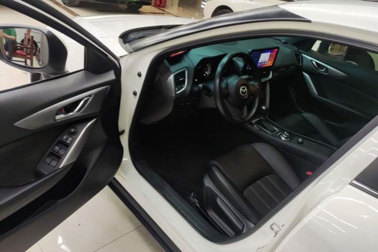 Used Mazda CX-4 2016 2.0L Automatic 2WD Blue Sky Dynamic Edition Driver Seat