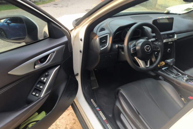 Used Mazda CX-4 2016 2.0L Automatic 2WD Blue Sky Luxury Edition Driver Seat