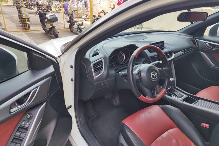 Used Mazda CX-4 2016 2.0L Automatic 2WD Blue Sky Dynamic Edition Driver Seat