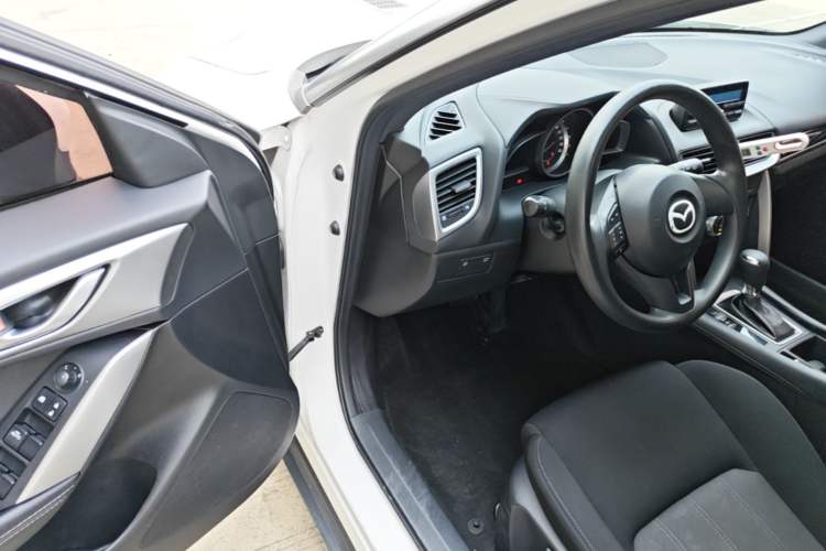 Used Mazda CX-4 2016 2.0L Automatic 2WD Blue Sky Dynamic Edition Driver Seat