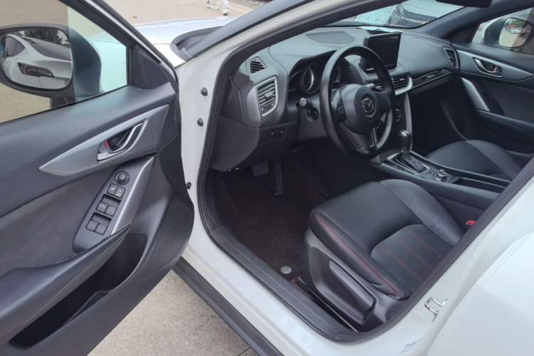 Used Mazda CX-4 2016 2.0L Automatic 2WD Blue Sky Dynamic Edition Driver Seat