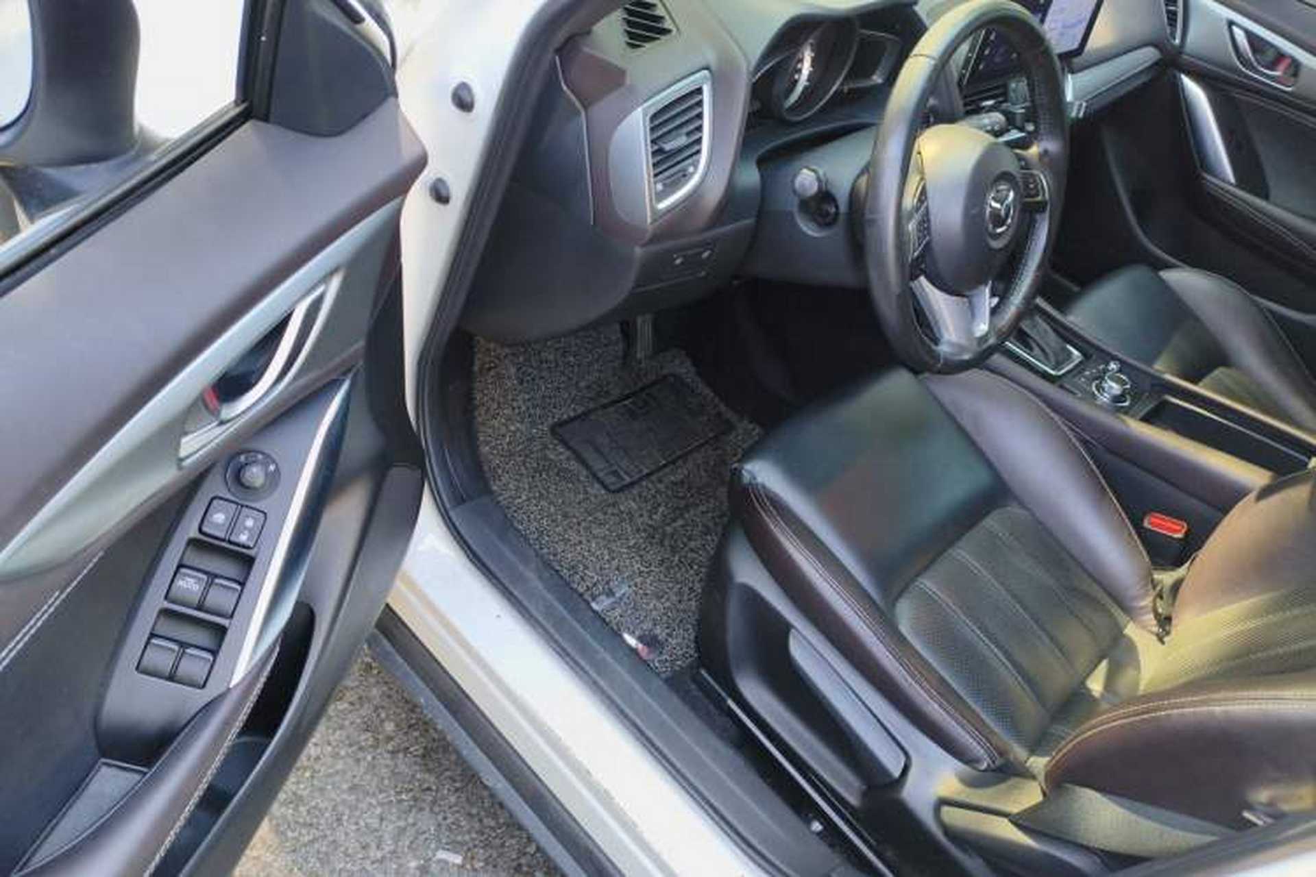 Used Mazda CX-4 2016 2.0L Automatic 2WD Blue Sky Luxury Edition Driver Seat
