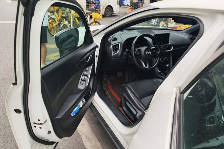 Used Mazda CX-4 2016 2.0L Automatic 2WD Blue Sky Dynamic Leather Edition Driver Seat