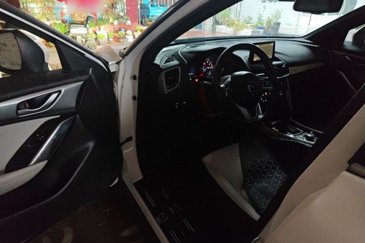 Used Mazda CX-4 2016 2.0L Automatic Two-Wheel Drive Blue Sky Leading Edition Driver Seat
