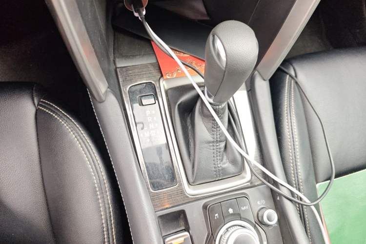 Used Mazda CX-4 2016 2.0L Automatic 2WD Blue Sky Dynamic Edition Gear Lever