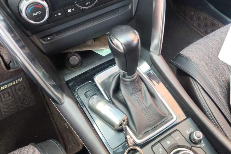 Used Mazda CX-4 2016 2.0L Automatic 2WD Blue Sky Luxury Edition Gear Lever