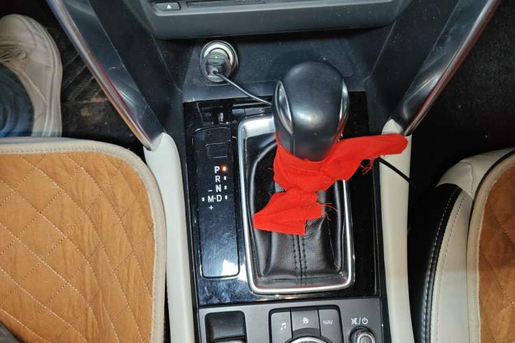 Used Mazda CX-4 2016 2.5L Automatic 4x4 Bluetide Fearless Edition Gear Lever