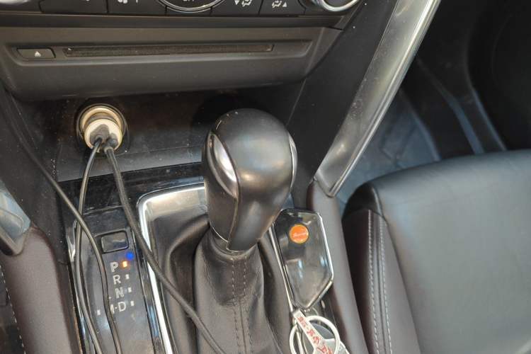 Used Mazda CX-4 2016 2.5L Automatic 4x4 Sky Blue Passion Edition Gear Lever