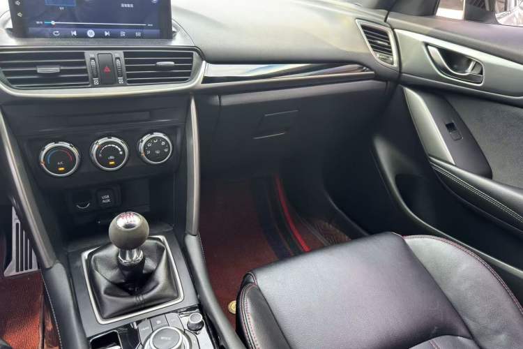 Used Mazda CX-4 2016 2.0L Manual Two-Wheel Drive Blue Sky Dynamic Edition Gear Lever