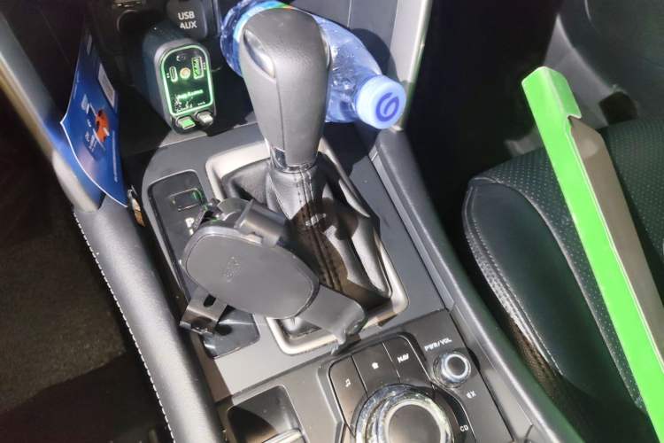 Used Mazda CX-4 2016 2.0L Automatic 2WD Blue Sky Dynamic Edition Gear Lever