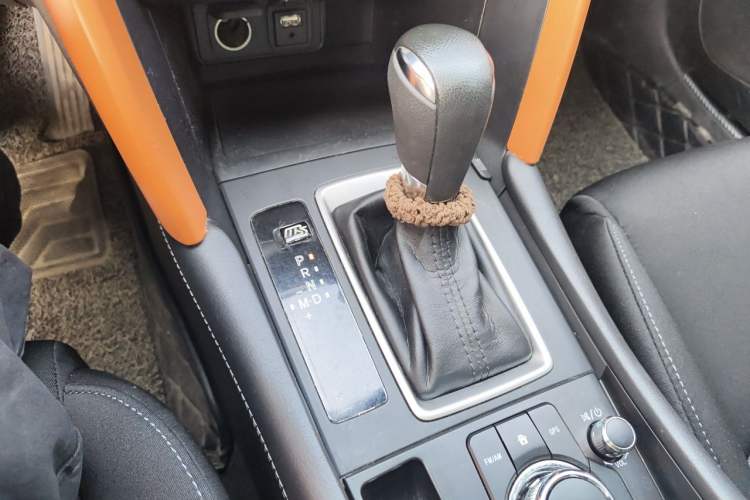 Used Mazda CX-4 2016 2.0L Automatic 2WD Blue Sky Dynamic Edition Gear Lever