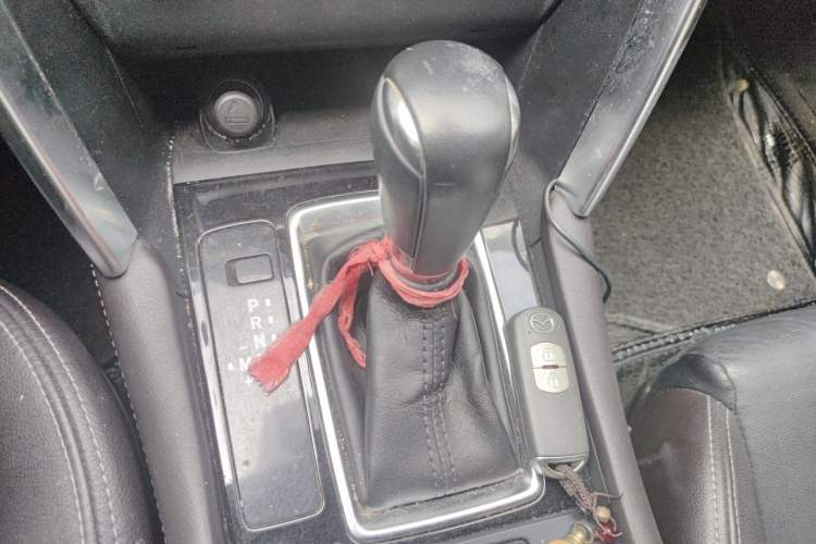 Used Mazda CX-4 2016 2.0L Automatic 2WD Blue Sky Luxury Edition Gear Lever