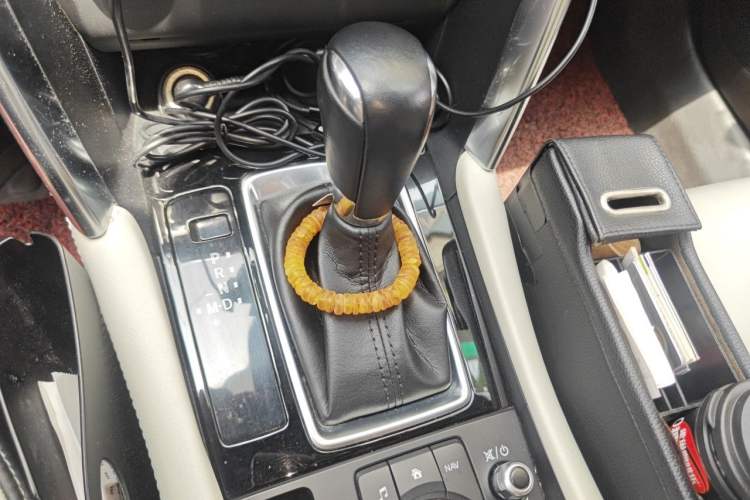 Used Mazda CX-4 2016 2.0L Automatic Two-Wheel Drive Blue Sky Leading Edition Gear Lever