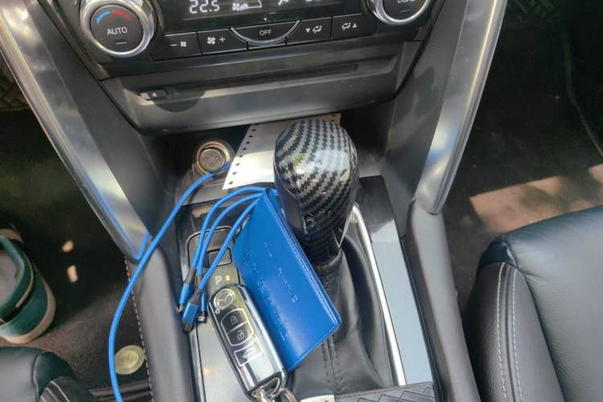 Used Mazda CX-4 2016 2.5L Automatic 4x4 Sky Blue Passion Edition Gear Lever