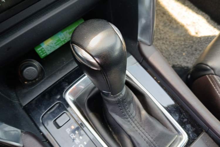 Used Mazda CX-4 2016 2.0L Automatic 2WD Blue Sky Luxury Edition Gear Lever