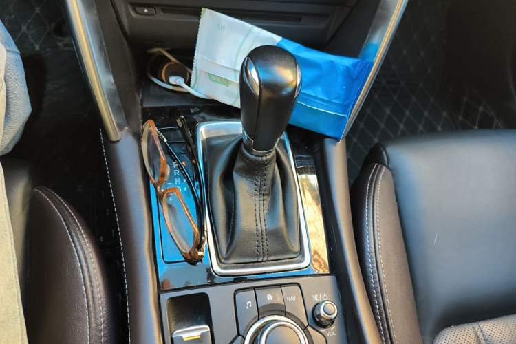 Used Mazda CX-4 2016 2.0L Automatic 2WD Blue Sky Luxury Edition Gear Lever
