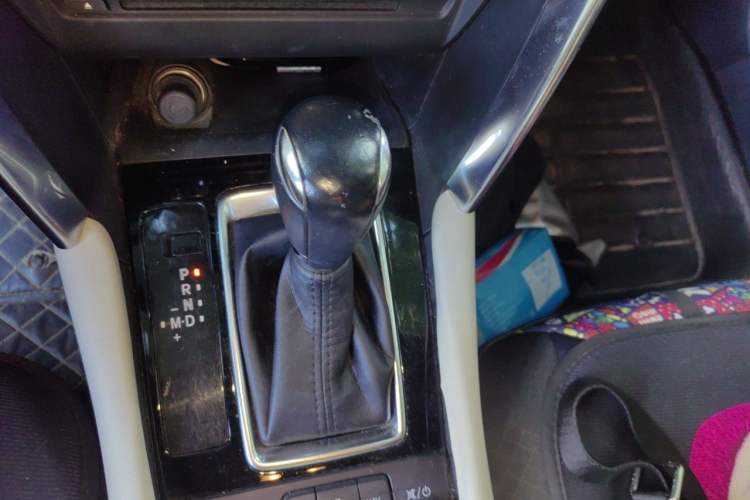 Used Mazda CX-4 2016 2.0L Automatic Two-Wheel Drive Blue Sky Leading Edition Gear Lever