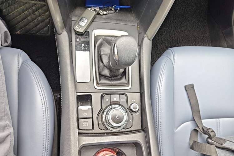 Used Mazda CX-4 2016 2.0L Automatic 2WD Blue Sky Dynamic Edition Gear Lever