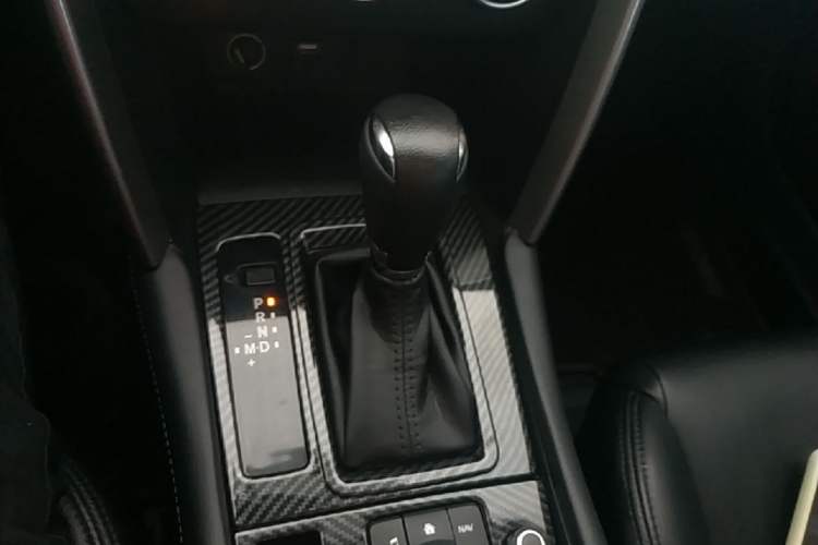Used Mazda CX-4 2016 2.0L Automatic 2WD Blue Sky Dynamic Edition Gear Lever