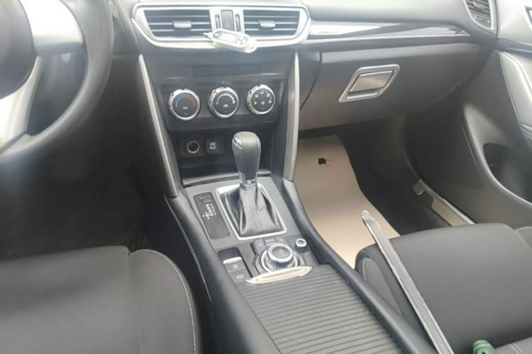 Used Mazda CX-4 2016 2.0L Automatic 2WD Blue Sky Dynamic Edition Gear Lever