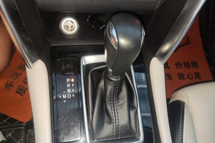Used Mazda CX-4 2016 2.0L Automatic Two-Wheel Drive Blue Sky Leading Edition Gear Lever