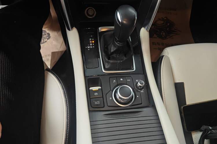 Used Mazda CX-4 2016 2.5L Automatic 4x4 Bluetide Fearless Edition Gear Lever
