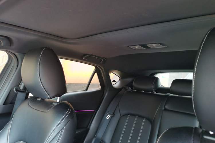 Used Mazda CX-4 2016 2.0L Automatic 2WD Blue Sky Dynamic Leather Edition Headliner
