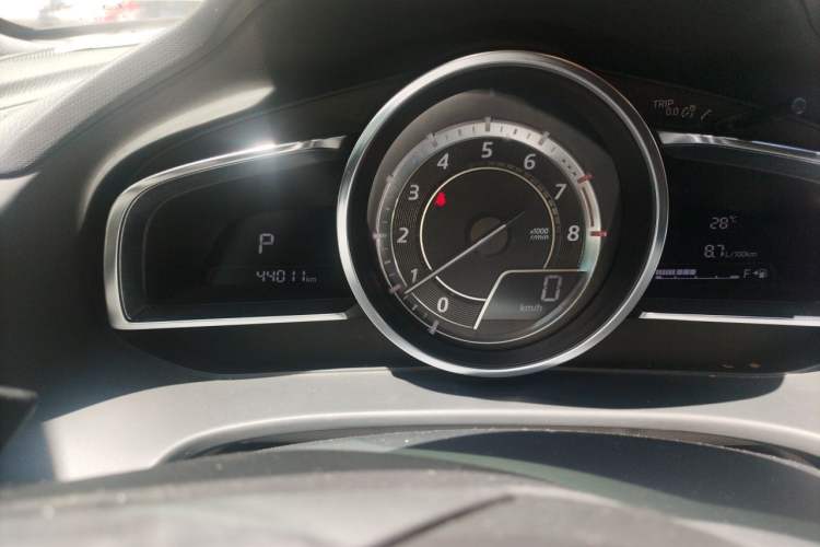 Used Mazda CX-4 2016 2.0L Automatic Two-Wheel Drive Blue Sky Leading Edition Instrument Cluster