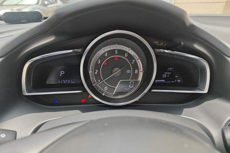 Used Mazda CX-4 2016 2.0L Automatic Two-Wheel Drive Blue Sky Leading Edition Instrument Cluster