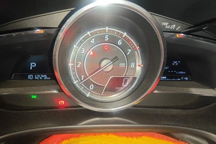 Used Mazda CX-4 2016 2.0L Automatic Two-Wheel Drive Blue Sky Leading Edition Instrument Cluster