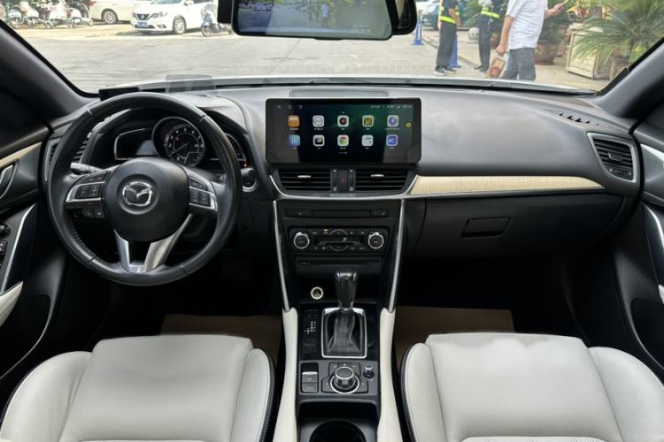 Used Mazda CX-4 2016 2.0L Automatic Two-Wheel Drive Blue Sky Leading Edition Interior 14