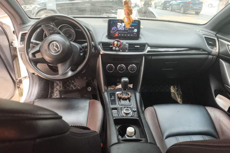 Used Mazda CX-4 2016 2.0L Automatic 2WD Blue Sky Dynamic Edition Interior 2